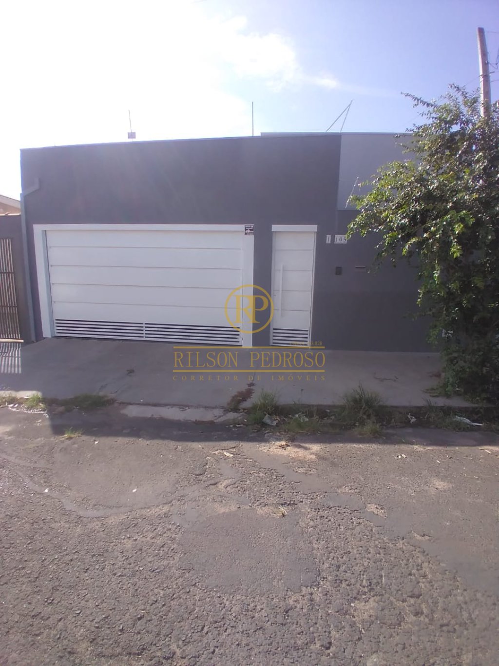 RESIDENCIA A VENDA