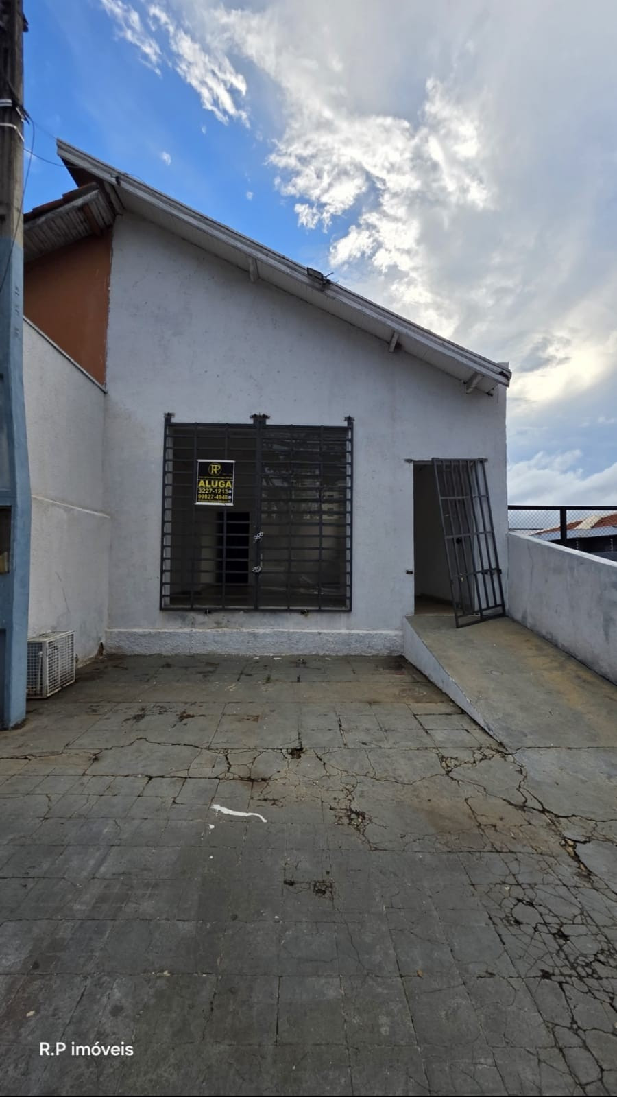 Casa Comercial
